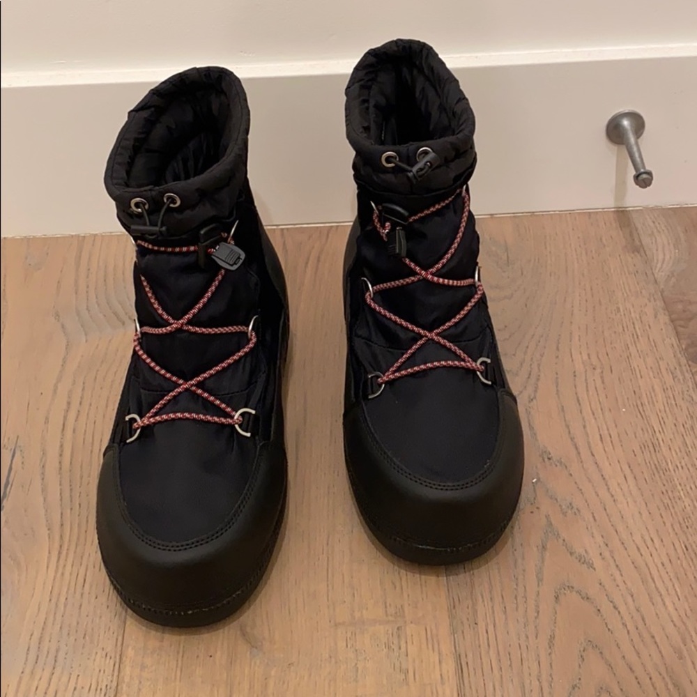 Hunter snow boots